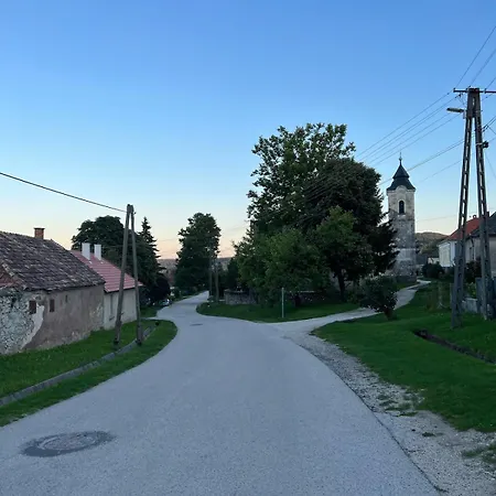 아파트 Kispatak Kohaz